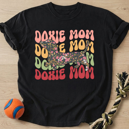 Doxie Mom T-Shirt โ Black t-shirt
