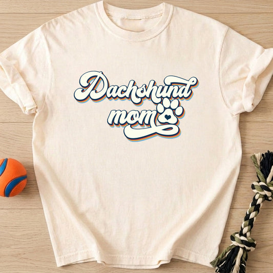 Mom Dachshund T-Shirt โ Ivory t-shirt