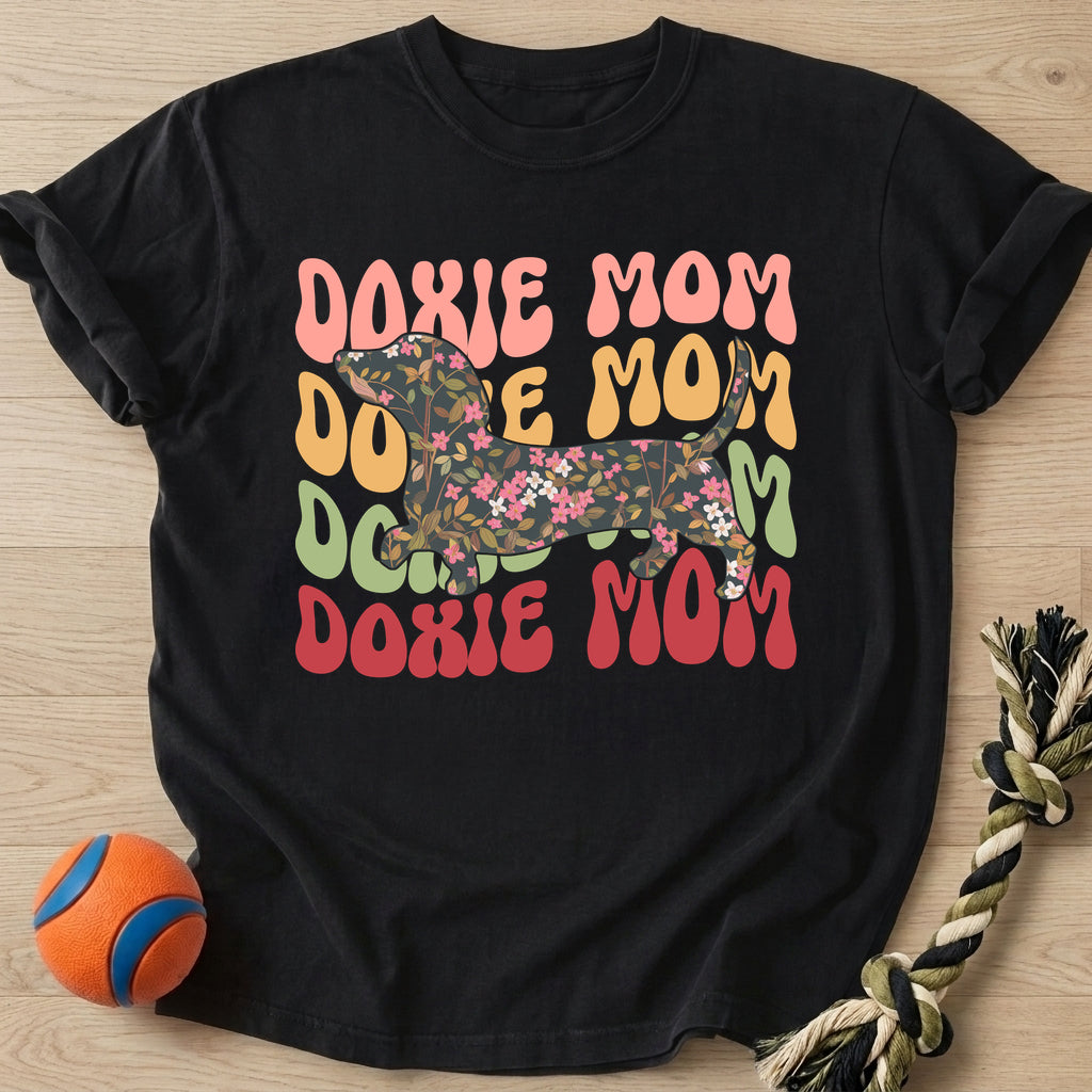Doxie Mom T-Shirt – Black t-shirt