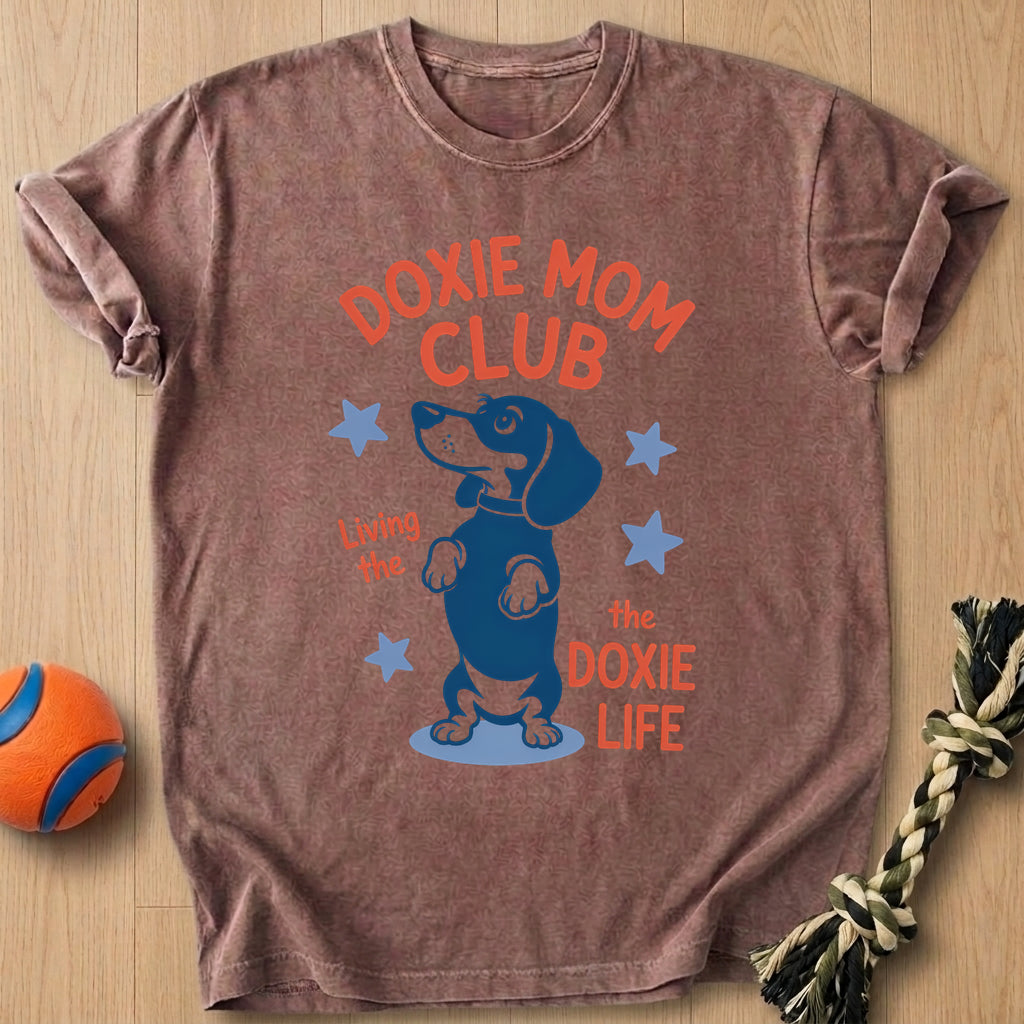 Doxie Mom Club T-Shirt – Espresso t-shirt