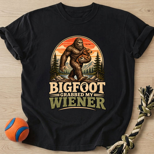 Squatch Grab T-Shirt – Black t-shirt