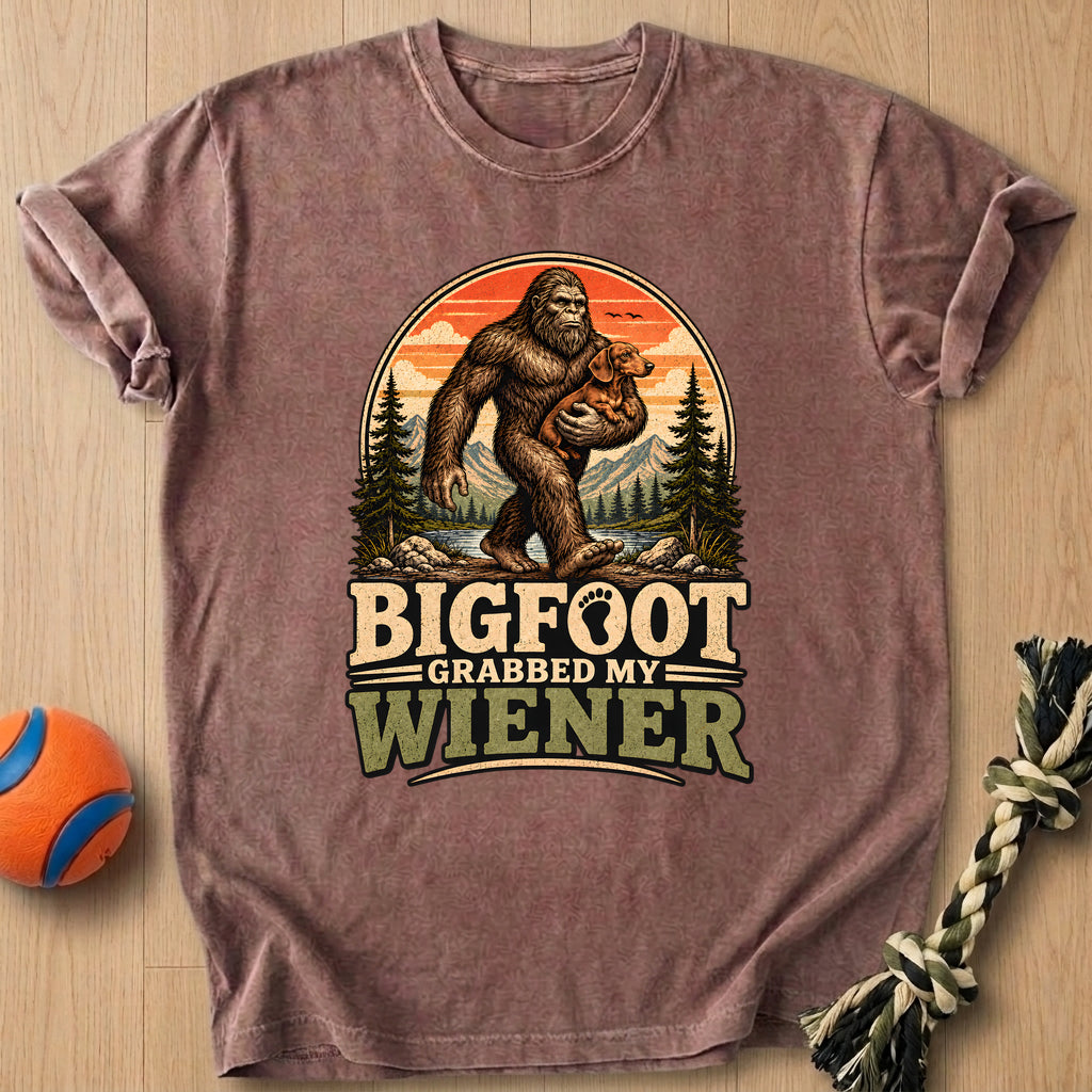 Squatch Grab T-Shirt – Espresso t-shirt