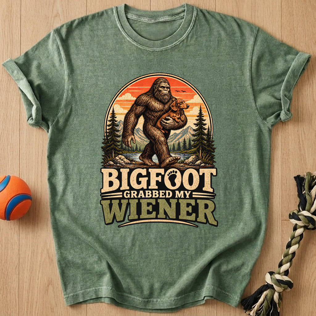 Squatch Grab T-Shirt – Moss t-shirt